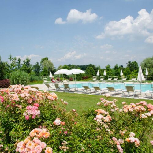 piscina in hotel lago di Garda