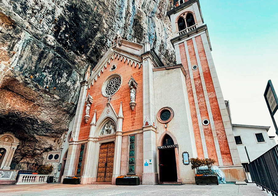 madonna-della-corona